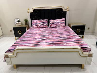 bed in best condition for sale