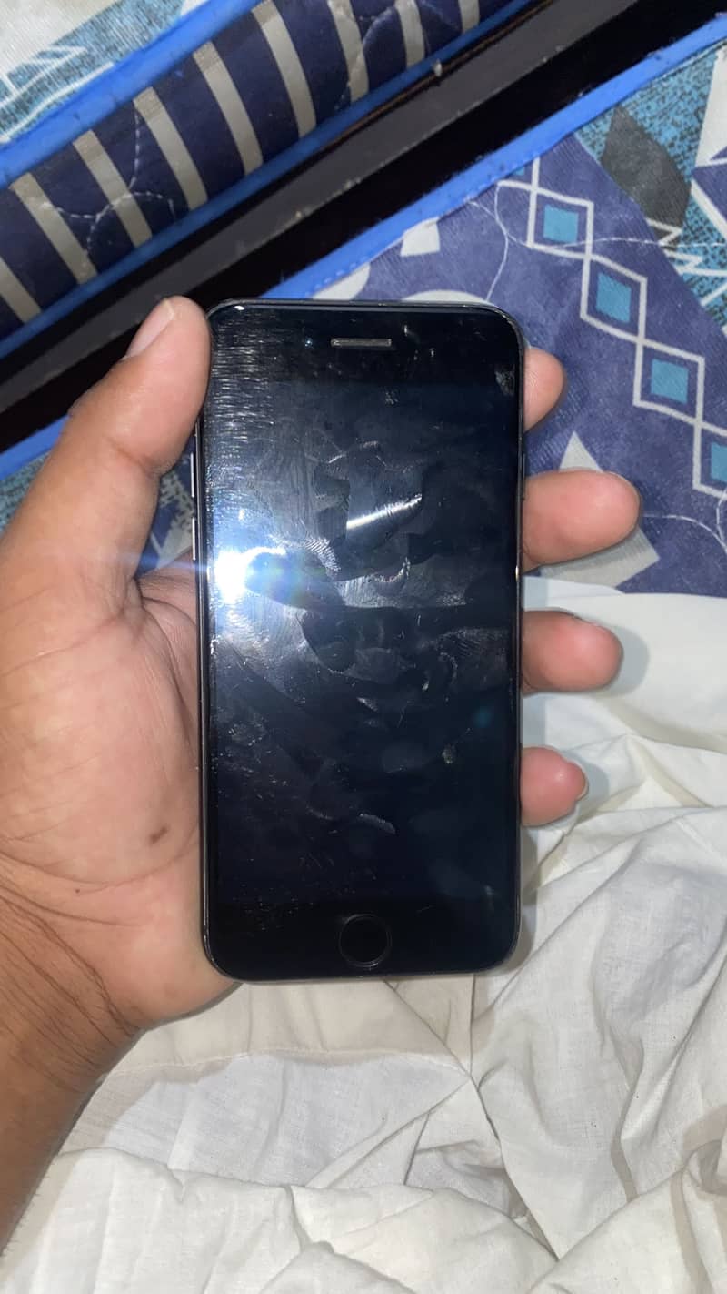 Apple iPhone 7 3