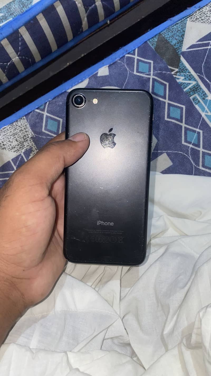 Apple iPhone 7 4
