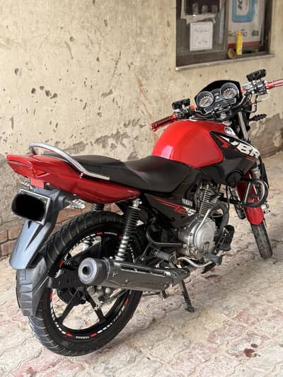 Yamaha YBR 125 Red 2024 - Punjab Registered - Scratchless Bike