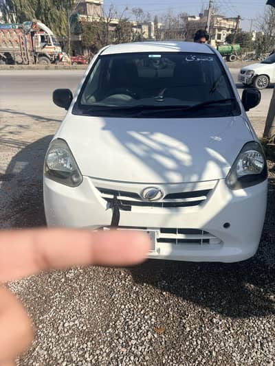 Daihatsu Mira 2012