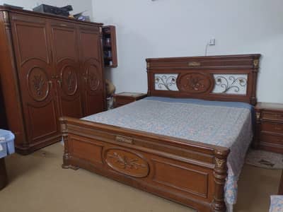 Bed Sett , Almari , dressing table