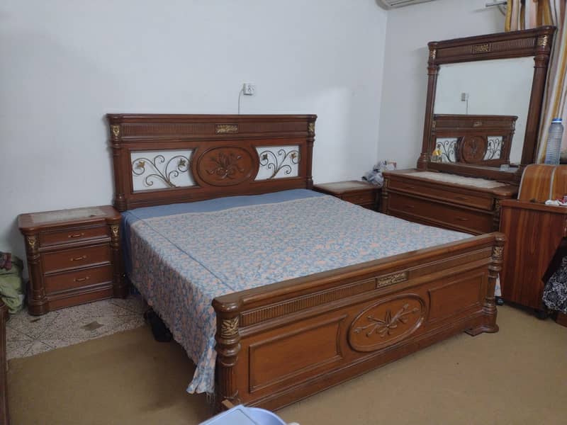 Bed Sett , Almari , dressing table 1