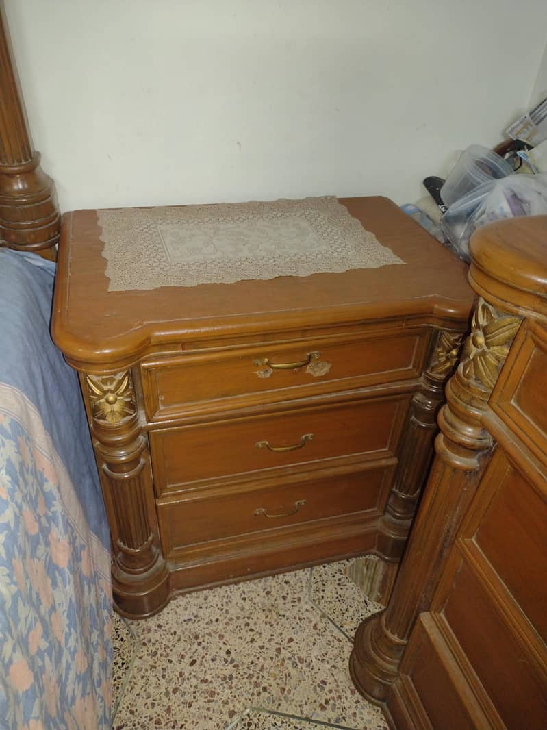 Bed Sett , Almari , dressing table 2