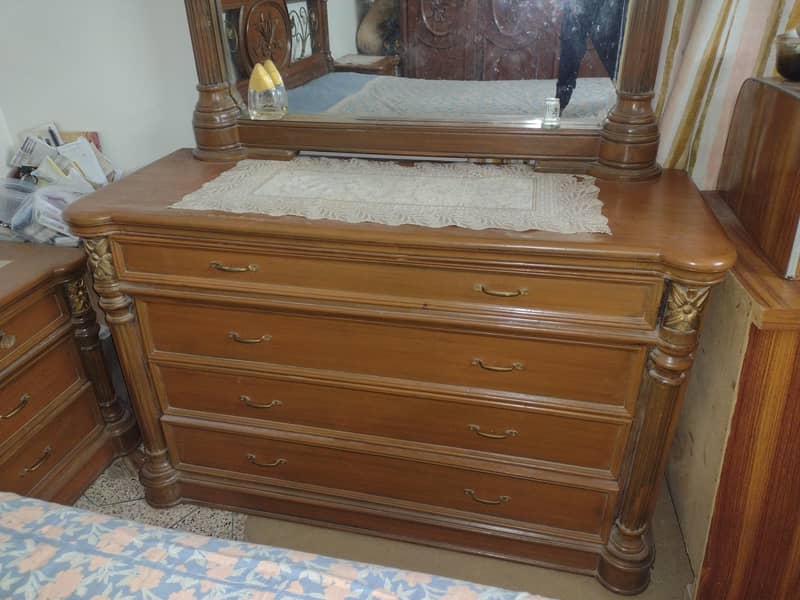 Bed Sett , Almari , dressing table 4