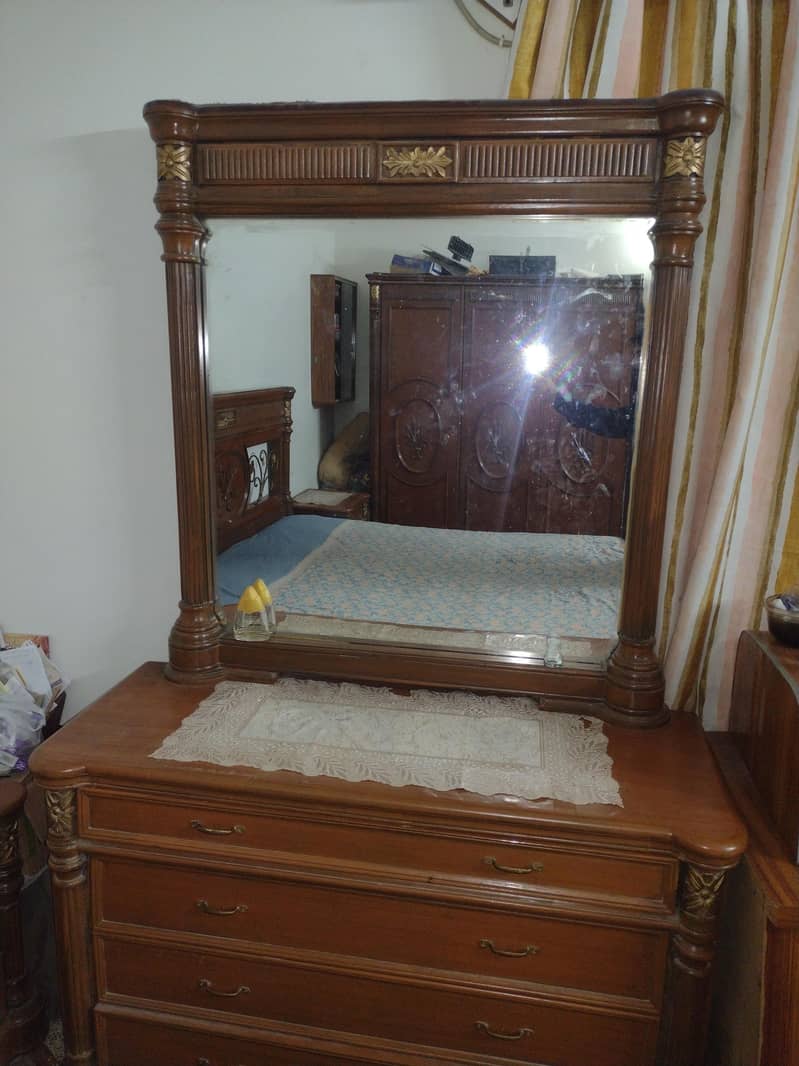 Bed Sett , Almari , dressing table 5