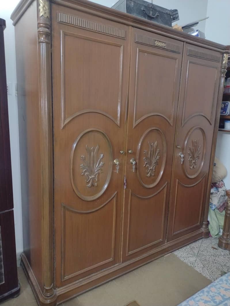 Bed Sett , Almari , dressing table 6