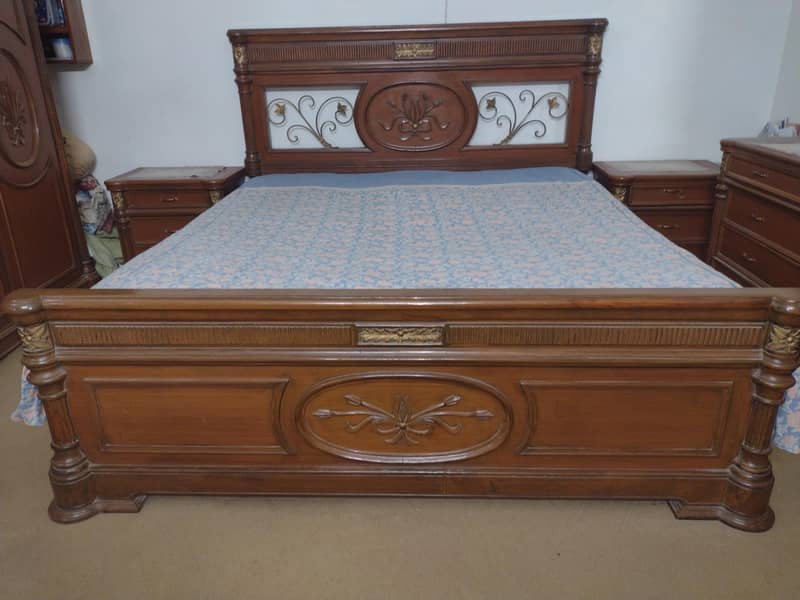 Bed Sett , Almari , dressing table 8
