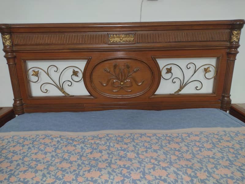 Bed Sett , Almari , dressing table 10