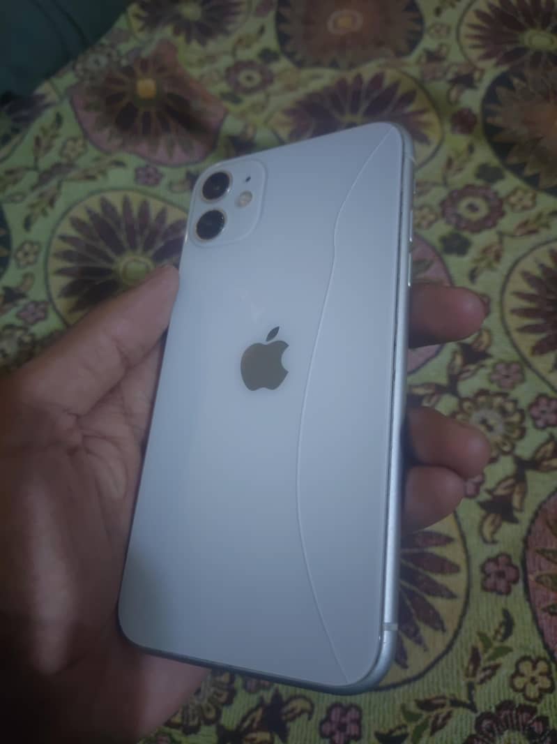Apple iPhone 11 3