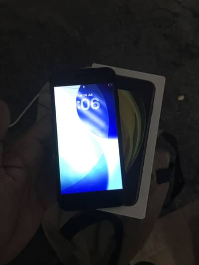 Apple iPhone SE