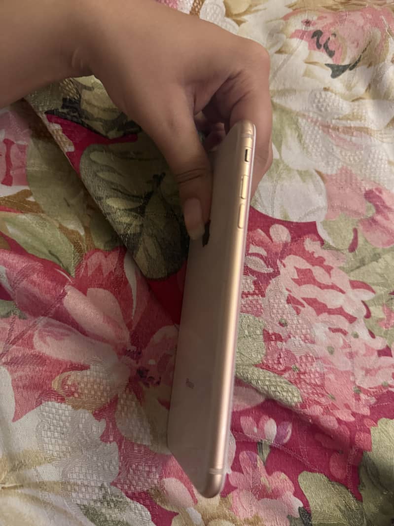 Apple iPhone 8 Plus 9