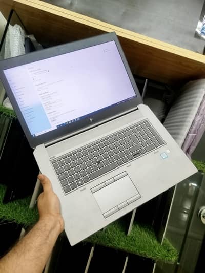 HP ZBOOK 17 G5| i7-8850H|256GB|16GB|6Gb Quadro P3200|17.3 Fhd Display