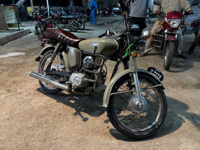 Yamaha army look bike all ok best average