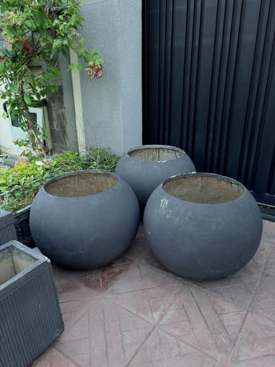 Round pots