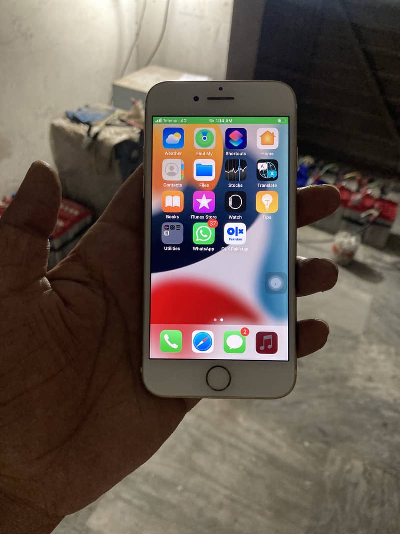 Apple iPhone 7 2