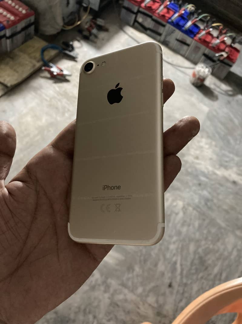 Apple iPhone 7 4