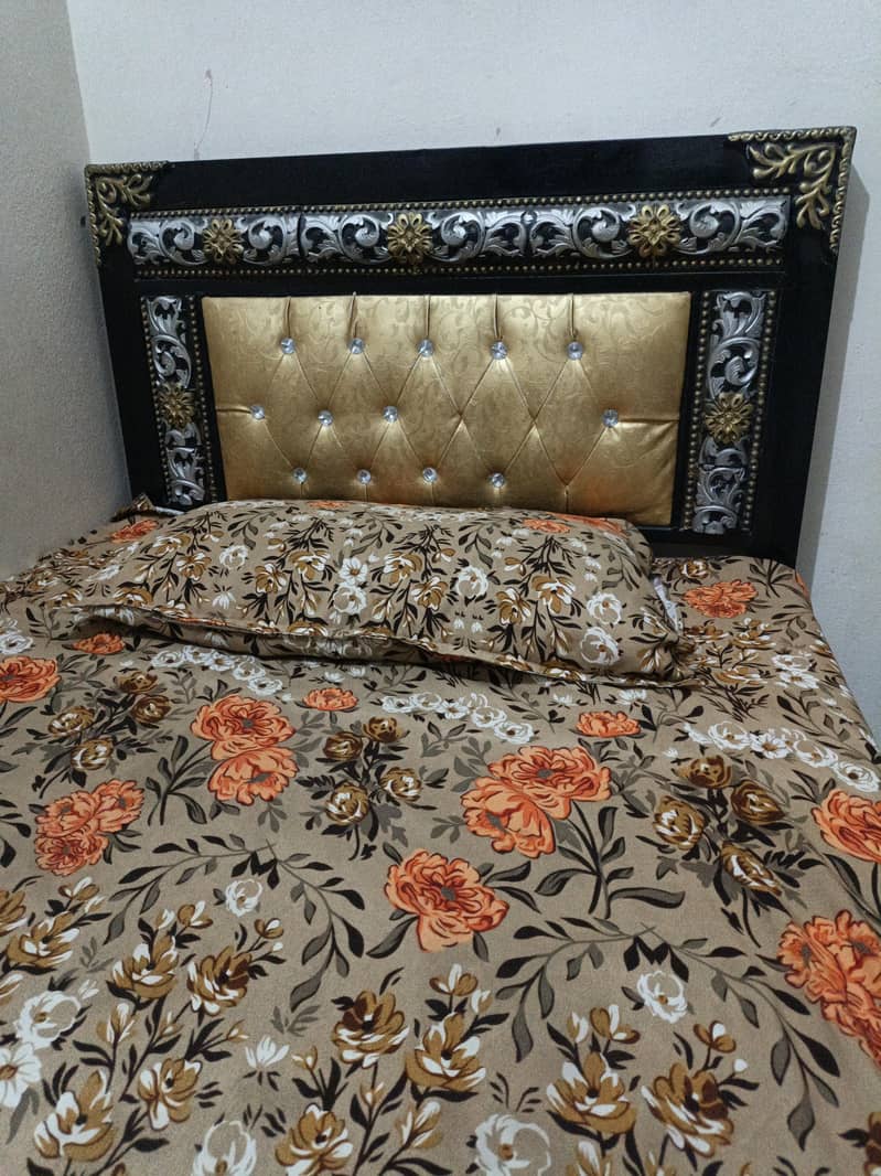 Two single beds 0