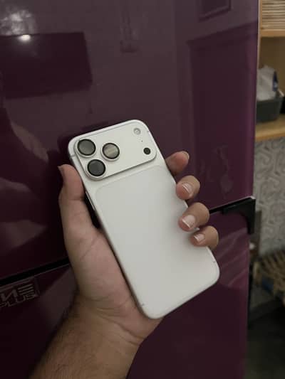 Iphone 17 pro max silver color