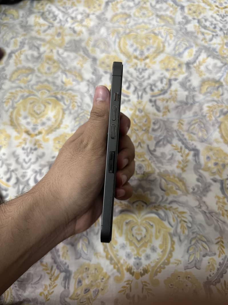 Apple iPhone 13 Pro 3