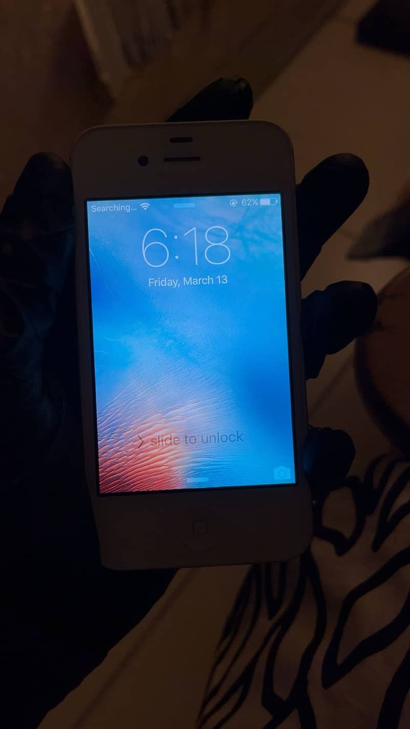 iPhone 4S 10/10 Condition 2