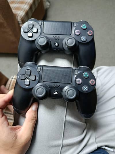 ps4 with original consoles 512 GB jail break PS4 slim (jail break)