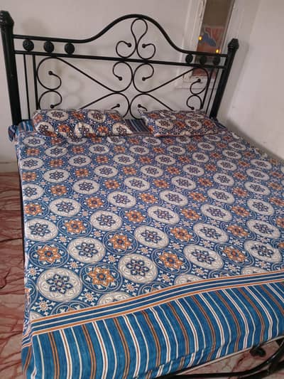 Metal Bed without Mattress