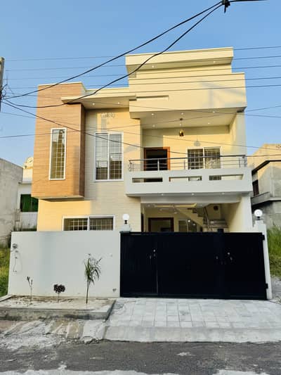 Owner Built 5 Marla Full Double story Luxury House | Premium Block | Near Main Market | Investor Rate | Emergency Sale