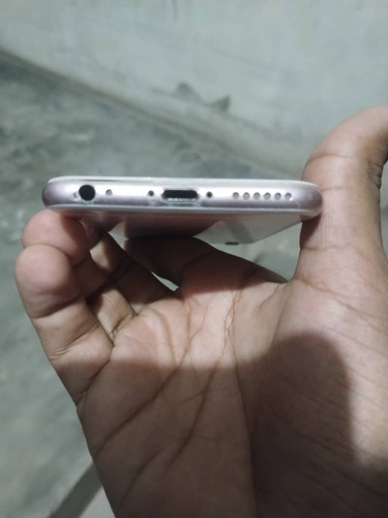 Apple iPhone 6S 3