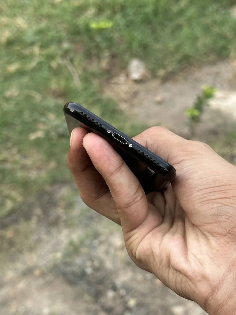 Apple iPhone 7 9