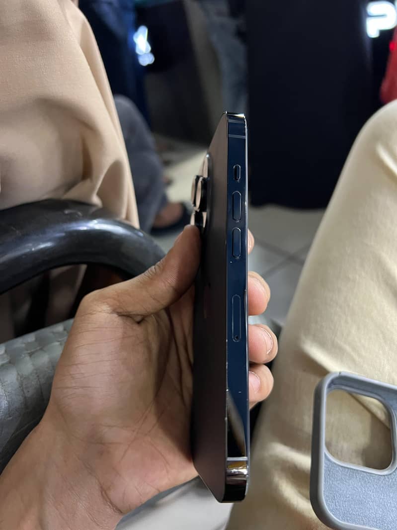 Apple iPhone 14 Pro 4