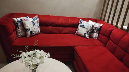 L shaped , 7 seater sofas by molty foam (8 months used only )
