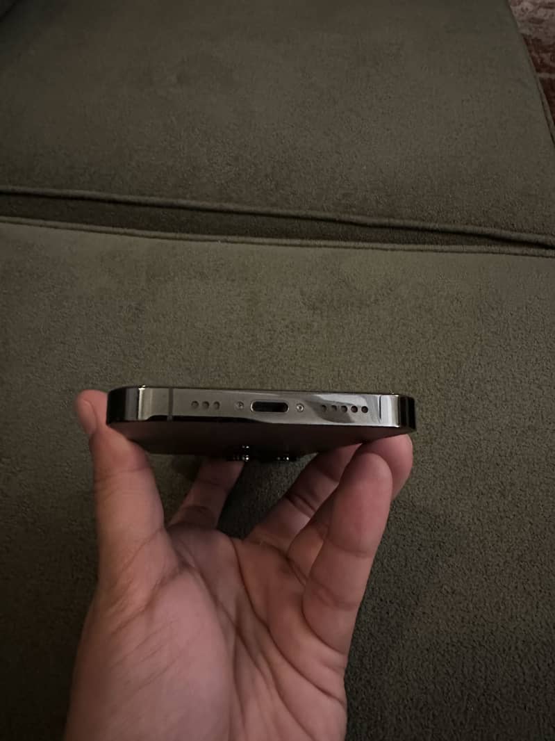 Apple iPhone 13 Pro 2