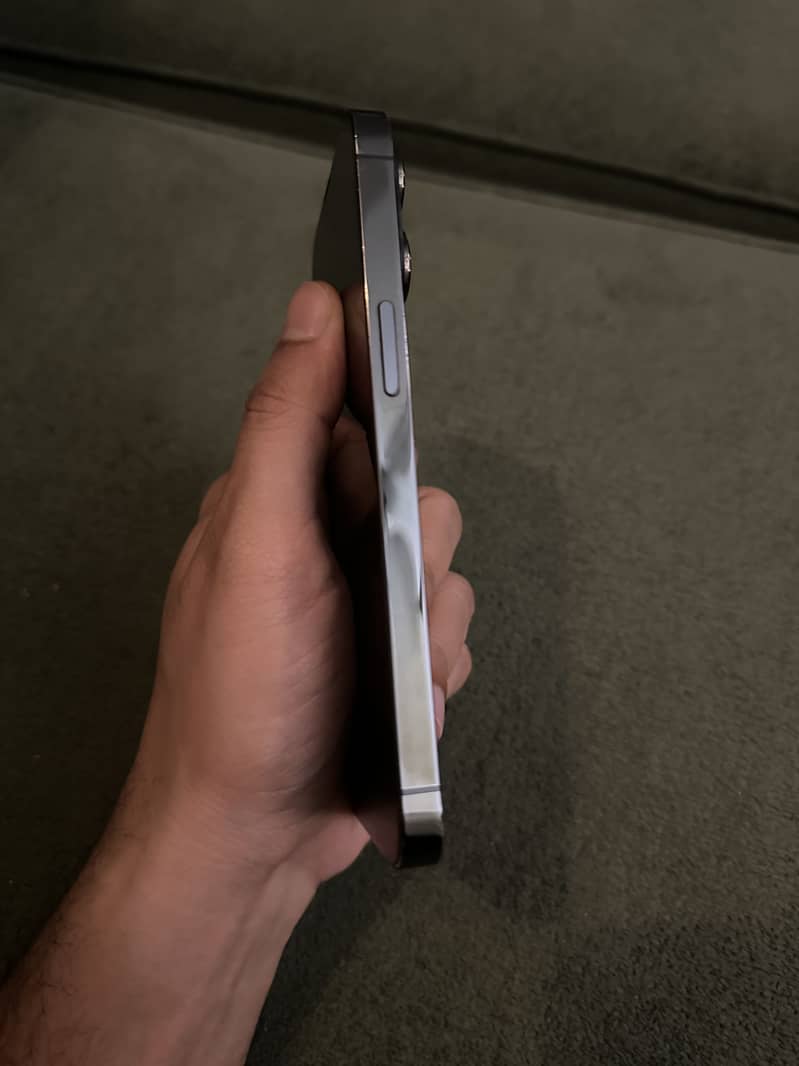 Apple iPhone 13 Pro 6