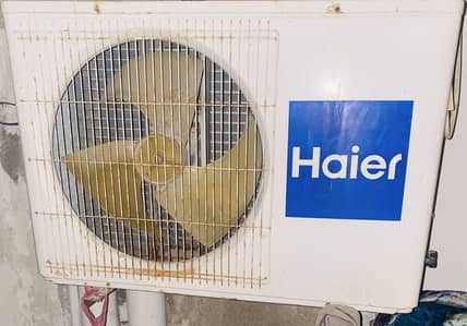 Haier black n white  1 ton simple ac split in best condition