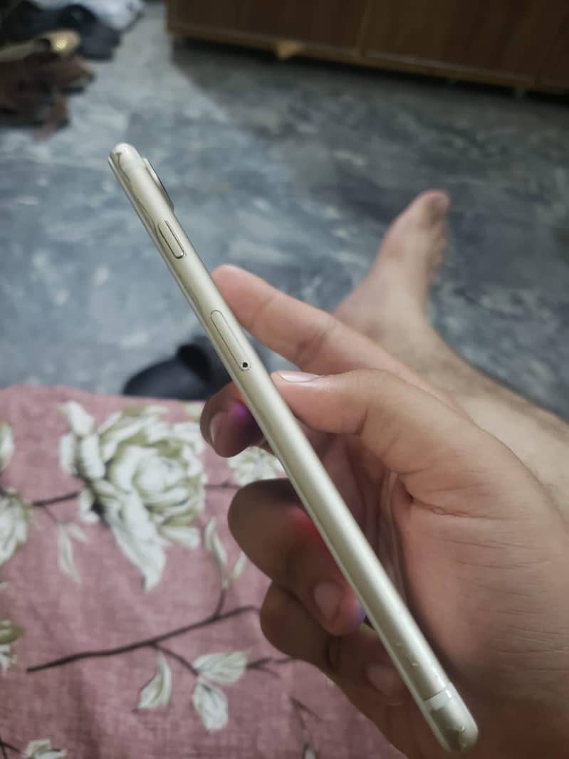 Apple iPhone 7 Plus 1