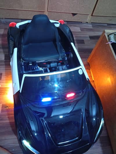 CHARGEABLE SPORTS CAR FOR KIDS