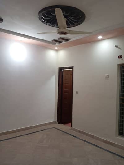 5 Marla Hot Location Portion Available For Rent