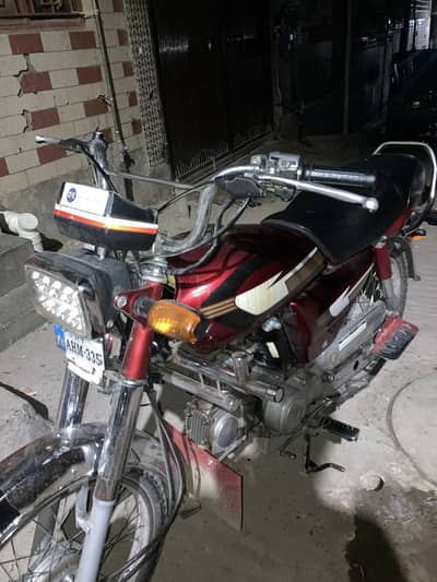 2015 model ha orignal sama an b sath ha sab ok ha