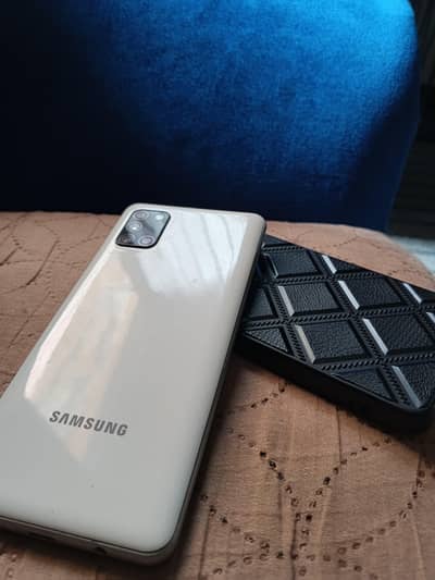 Samsung Mobile A30