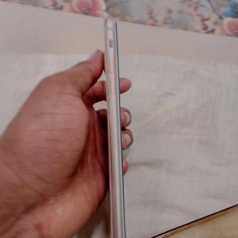 Apple iPhone 8 Plus 1