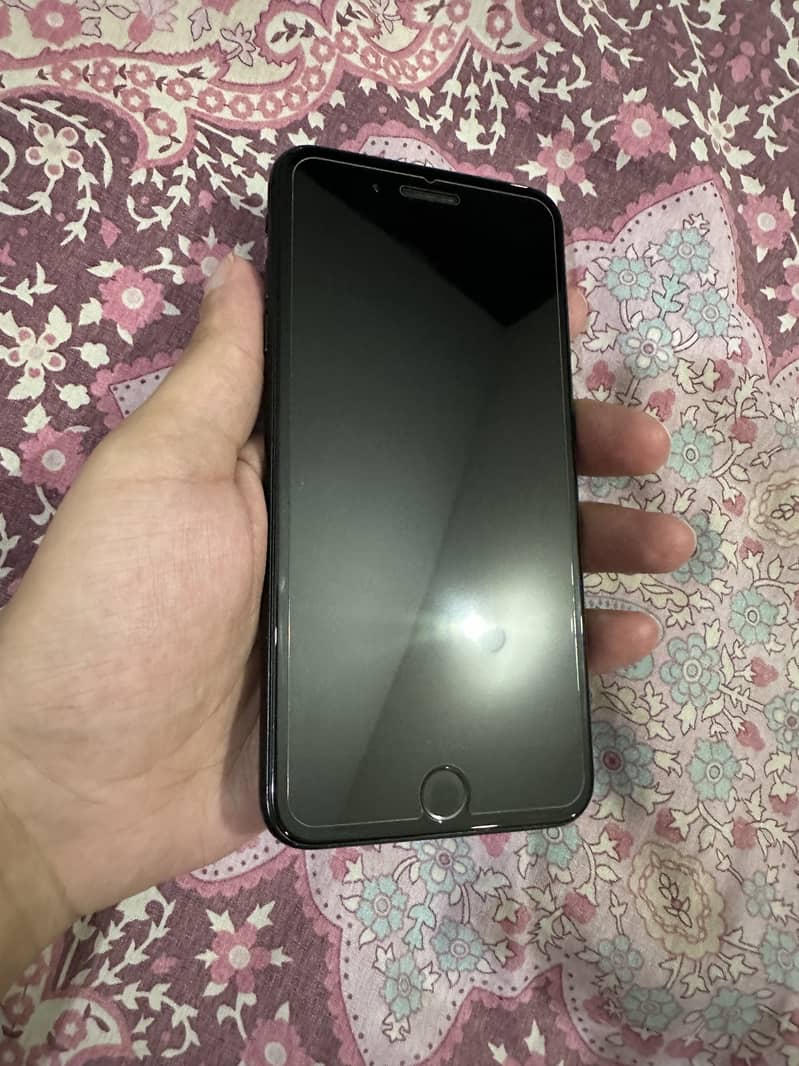 Apple iPhone 7 Plus 1
