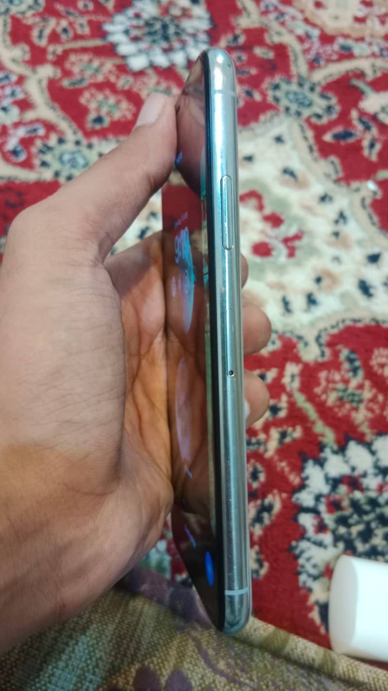Apple iPhone X 4