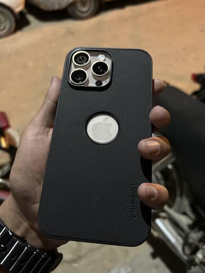Apple iPhone 16 Pro Max