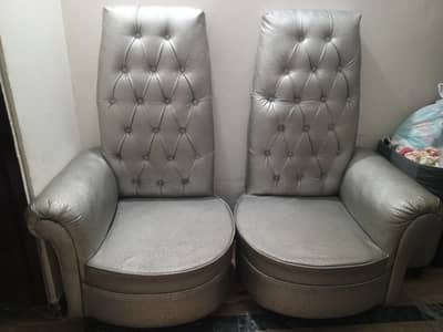 chairs with coffee table