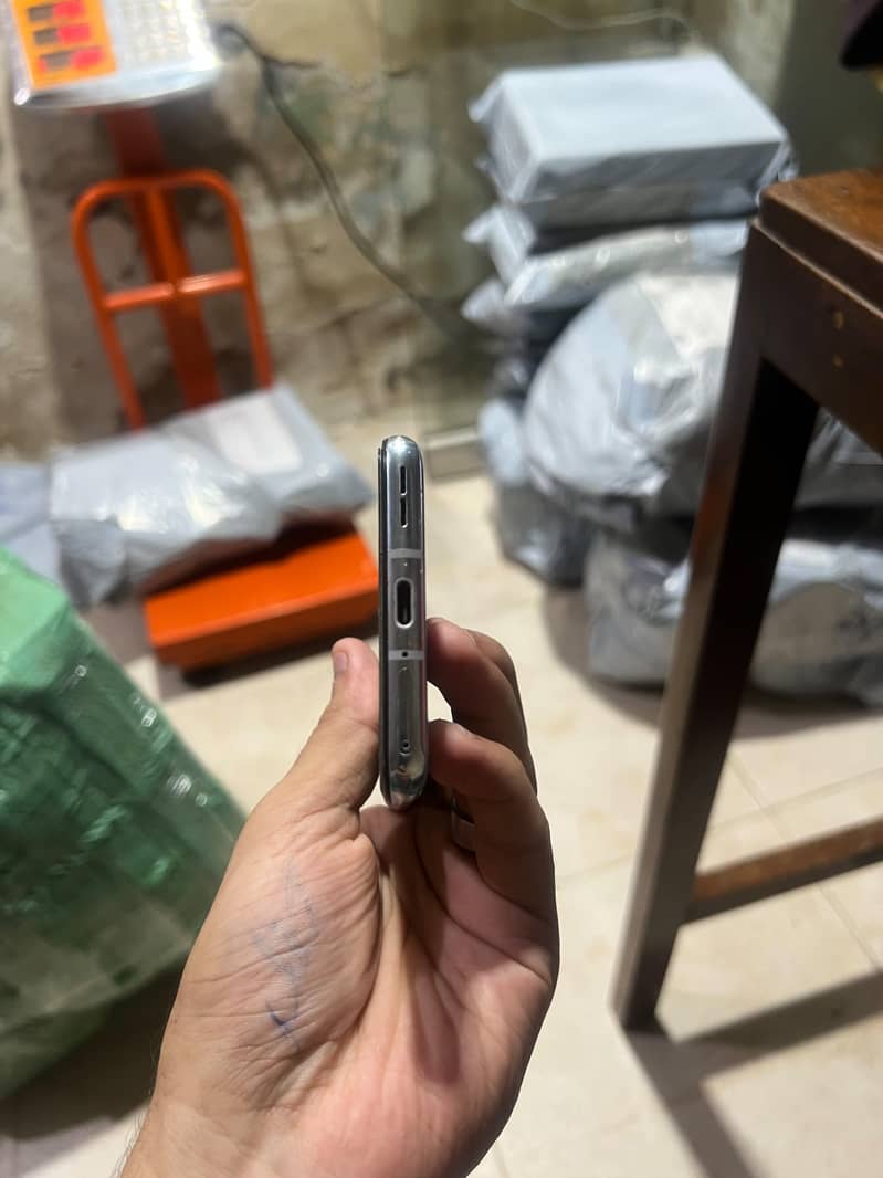 One Plus 8T 4
