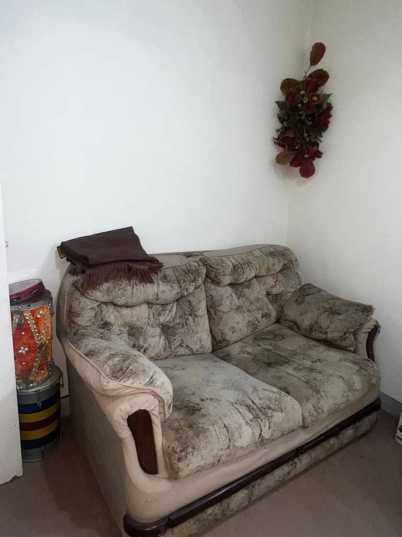7 seatee sofa complete set 5