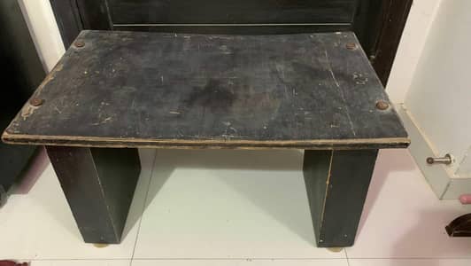 wooden. table available for sale serious buyers contact