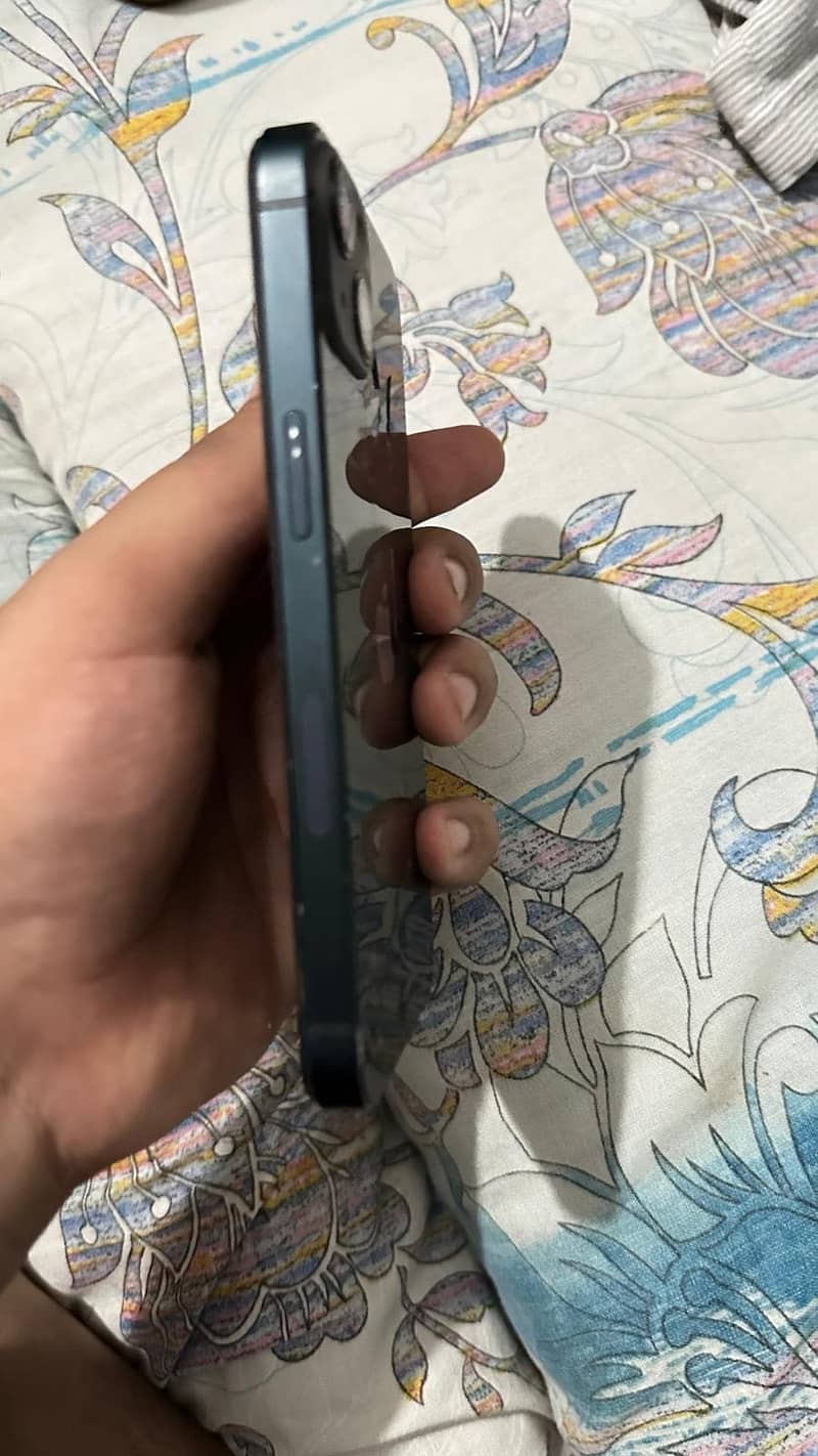 Apple iPhone 13 1