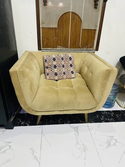 Luxury 3+2+1 Sofa Set – Barely Used | Excellent Condition | Rs. 50,000